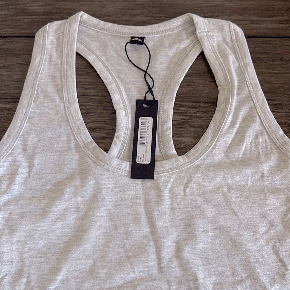 NWT [Oner Active] Fitted Racerback Cropped Light Grey Tank Top Women’s X-Large - Picture 6 of 15